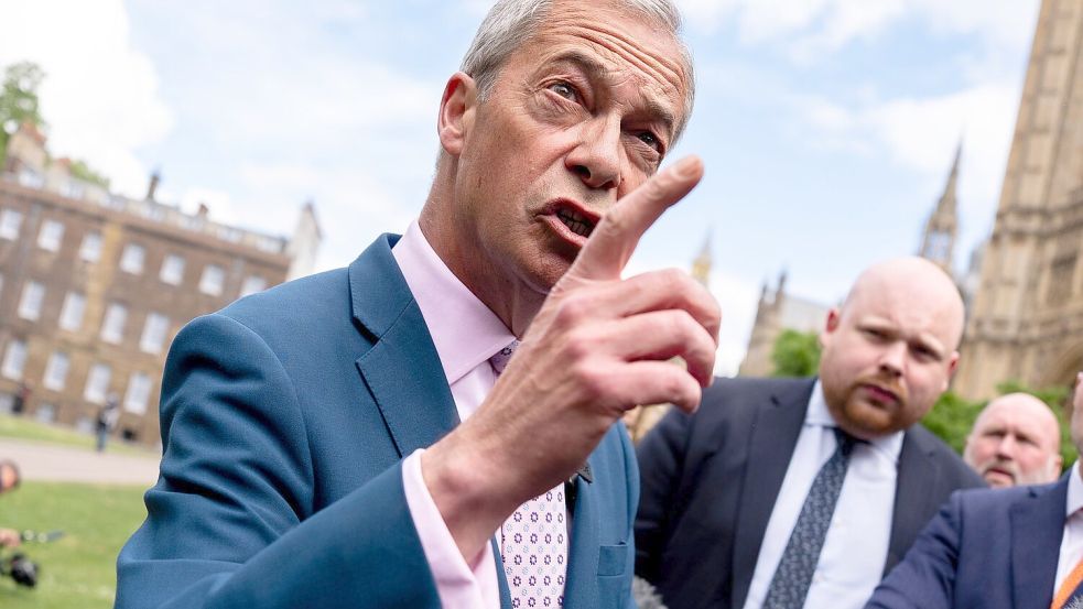 Nigel Farage kritisiert die Regierung seit Jahren - und will selbst Premier werden. (Archivbild) Foto: Jordan Pettitt