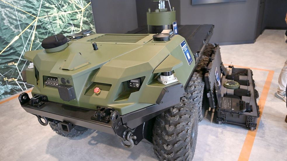 Der Mission Master, ein unbemanntes militärisches Fahrzeug von Rheinmetall. Foto: Wolf von Dewitz/dpa