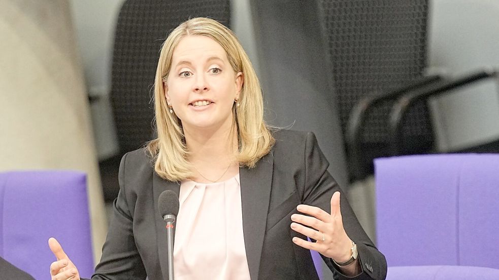 Bundesbauministerin Verena Hubertz will die Baukosten senken. Foto: Michael Kappeler/dpa