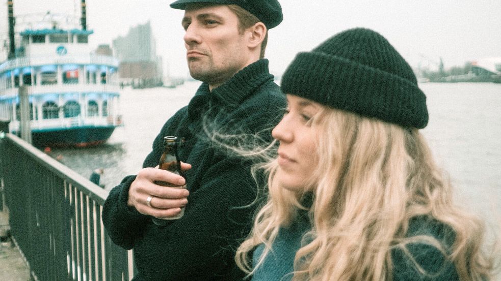 Bauer und Wichels spielen in ihren Videos mit norddeutschen Klischees. Foto: Jendrik Wichels