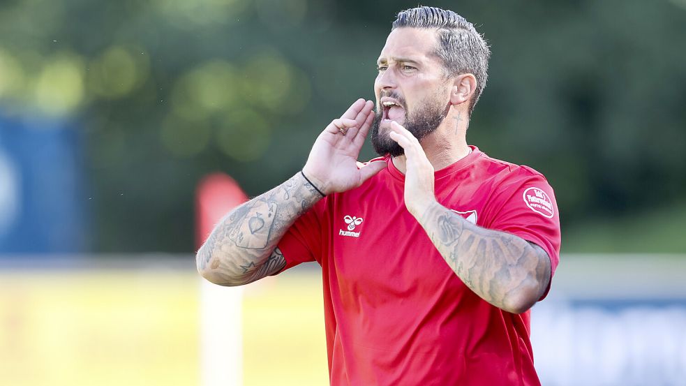 Rücktritt vom Rücktritt: Daniel Franziskus bleibt nun doch Aurich-Trainer. Foto: Jens Doden/ Emden