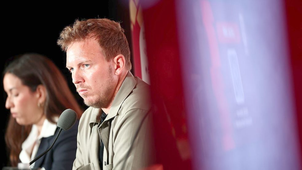 Julia Nagelsmann findet die öffentliche Bewertung von Leroy Sané nicht in Ordnung. Foto: Christian Charisius/dpa