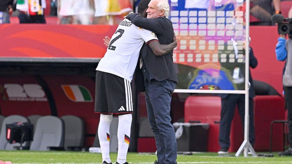 Antonio Rüdiger kann für die DFB-Elf plötzlich ganz wichtig sein. Das weiß auch Rudi Völler. Foto: Tom Weller/dpa