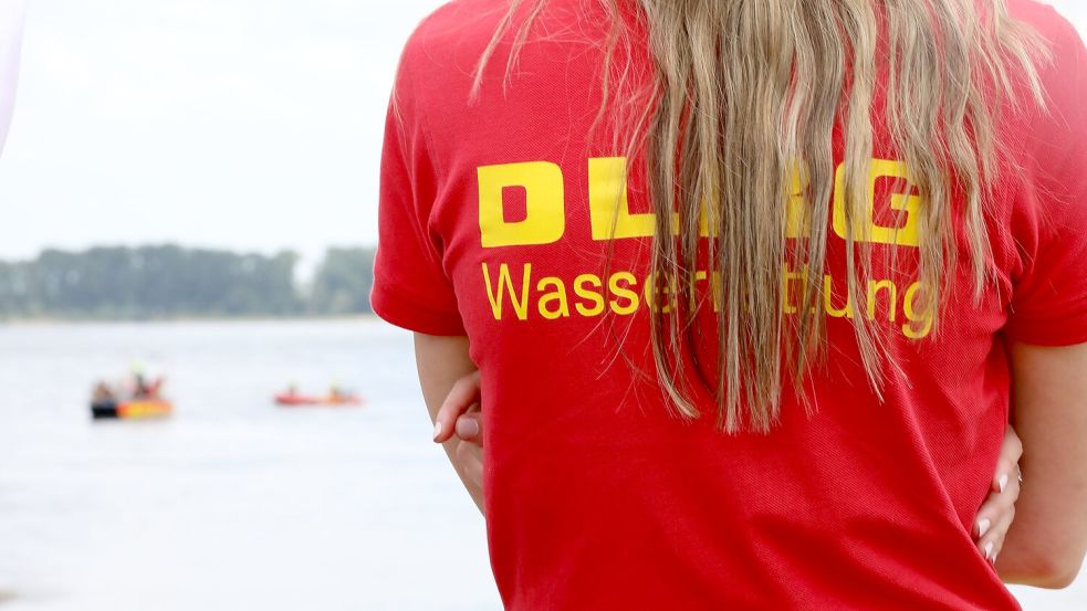 Nach einem Bad im Rhein werden mehrere Menschen vermisst. (Archivbild) Foto: Sascha Thelen