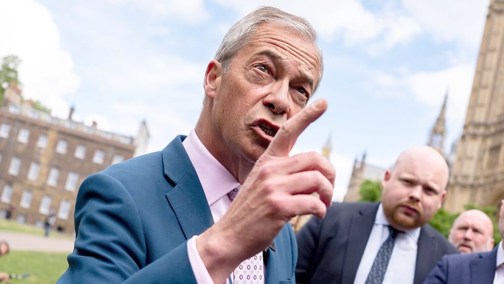 Von Nigel Farage wurde Starmer monatelang vor sich her getrieben. (Archivbild) Foto: Jordan Pettitt