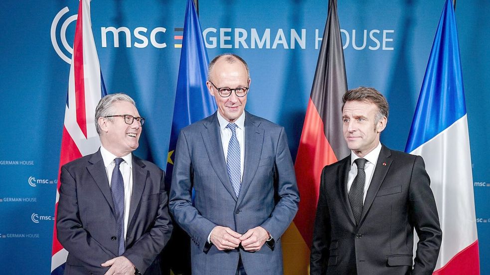 Keir Starmer, Friedrich Merz, Emmanuel Macron (l-r.) positionierten sich gemeinsam in den Krisen der Welt. (Archivbild) Foto: Kay Nietfeld/dpa-Pool/dpa