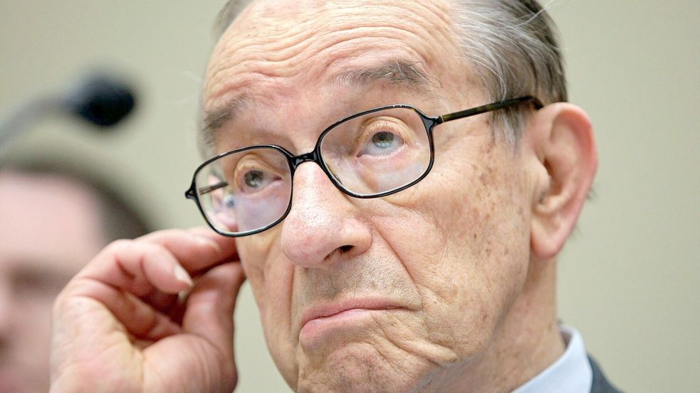 Der frühere Chef der US-Notenbank Fed, Alan Greenspan, ist tot. (Archivbild) Foto: J. Scott Applewhite/AP/dpa
