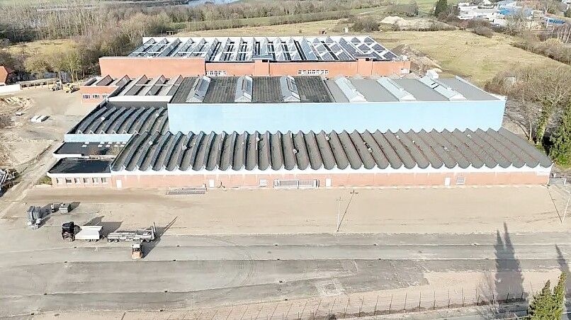 Weitläufiges Areal in Aschendorf: Der Hüntepark auf dem Gelände der ehemaligen ADO-Gardinenwerke in Aschendorf umfasst jeweils mehrere Zehntausend Quadratmeter Hallen- und Freiflächen. Foto: Schulte Bauunternehmen