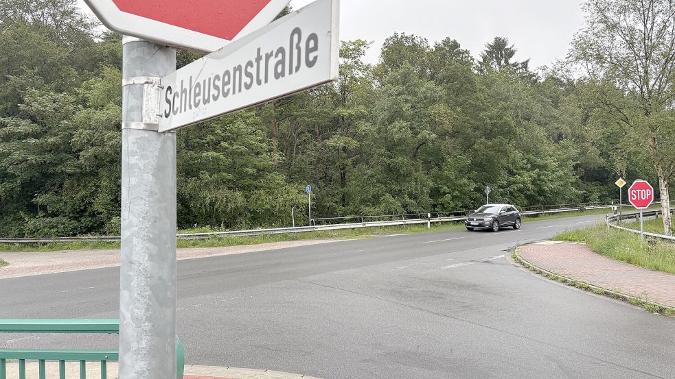 Hier könnte in Remels bald eine Ampel stehen. Foto: Lars Löschen/Archiv