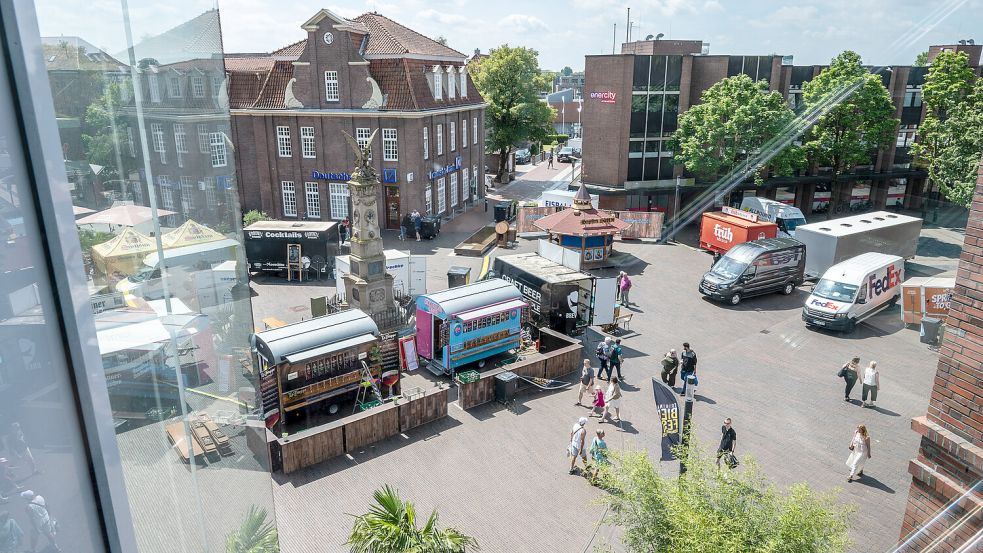 Der Denkmalsplatz wird häufig für Veranstaltungen genutzt – wie hier das Bierfest. Foto: Klaus Ortgies