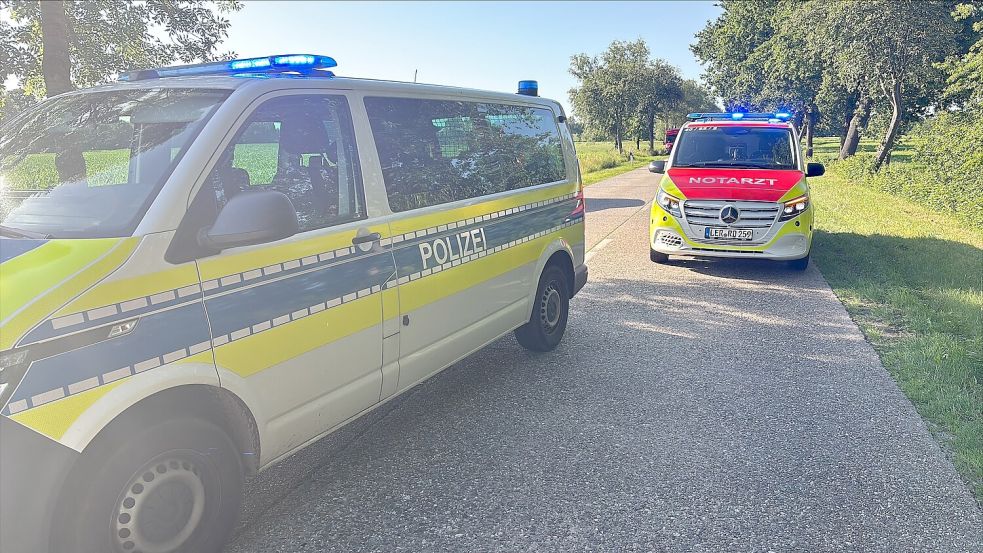 Auf der 3. Südwieke in Rhauderfehn kam es zu einem Unfall. Foto: Carsten Ammermann