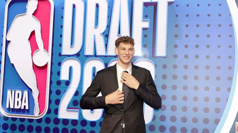 Hannes Steinbach spielt zukünftig in der NBA. Foto: Adam Hunger