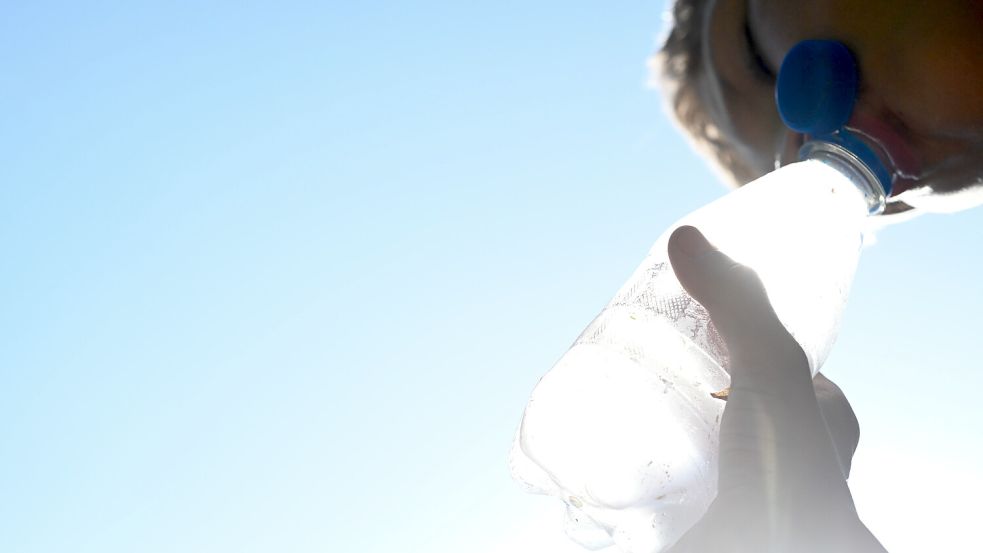 Wichtig bei der Hitze: viel trinken. Foto: Lars Penning/Bildwerft