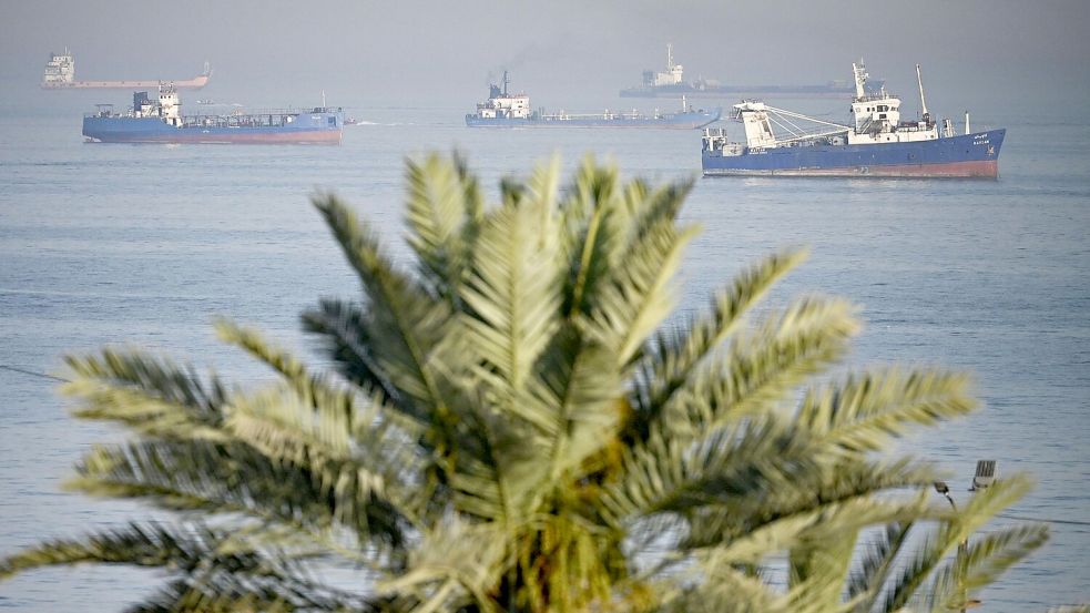 Zeitweise rutschte die Notierung für Öl der Sorte Brent bis auf 72,24 Dollar und damit auf ein Niveau, das zuletzt vor dem Beginn des Iran-Kriegs Ende Februar herrschte. (Archivbild) Foto: -/kyodo/dpa
