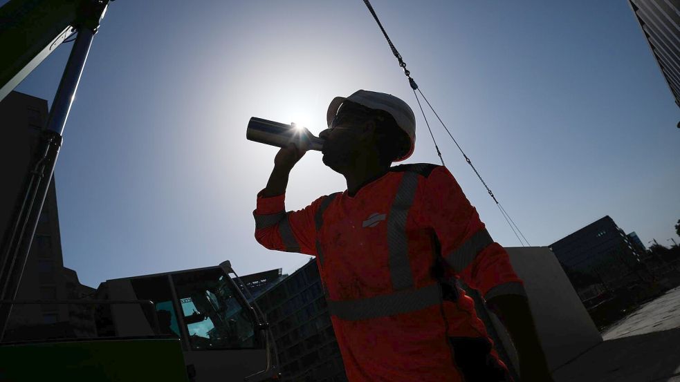 Gewerkschaften fordern verbindliche Arbeitspausen bei hohen Temperaturen. (Symbolbild) Foto: Christophe Ena