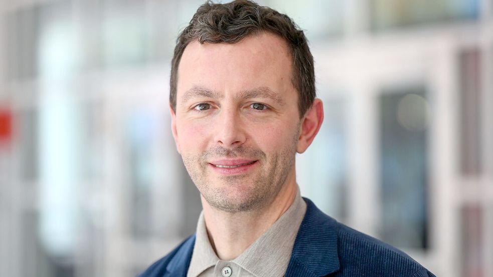 Sebastian Guggolz, Vorsteher des Börsenvereins des Deutschen Buchhandels, würdigte Sands als „eine der wichtigsten intellektuellen Stimmen unserer Zeit“. (Archivbild) Foto: Arne Dedert