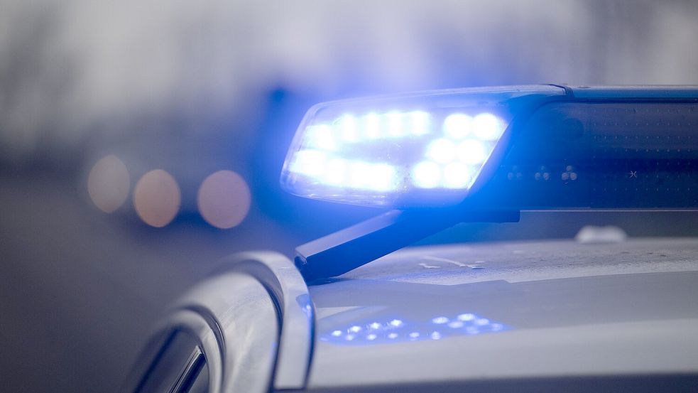 Die Polizei wurde zu einem verdächtigen Gegenstand am Norder Bahnhof gerufen. Foto: Marijan Murat/DPA