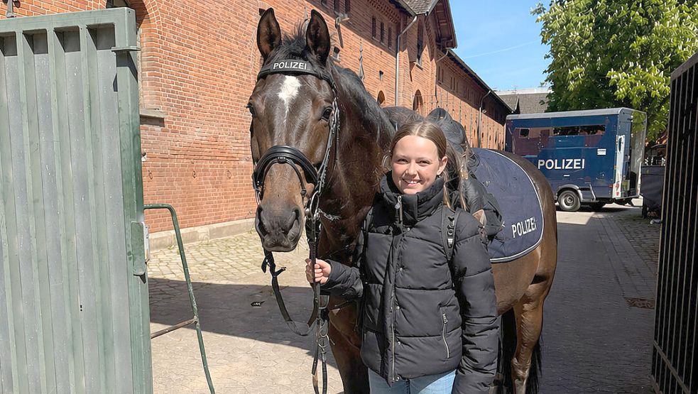 Lea Schmidt erlebte einen Tag in Hannover bei der Polizei-Reiterstaffel. Foto: Privat