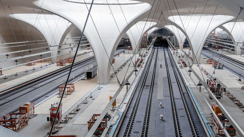 Im Inneren sieht der Bahnhof schon recht fertig aus. Der Eindruck täuscht aber offenbar. (Archivbild) Foto: Christoph Schmidt