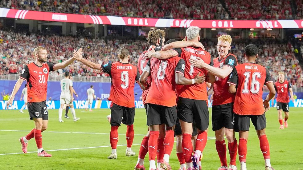 Österreich jubelte über drei Tore und den am Ende unerwartet knappen Einzug in die K.o.-Phase. Foto: Charlie Riedel