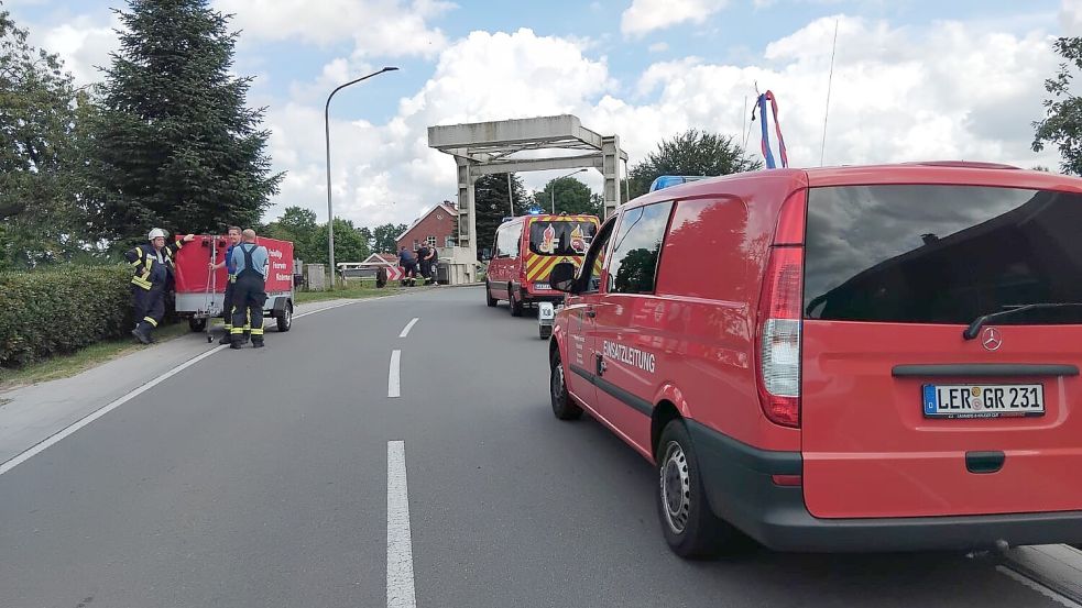 Die Feuerwehr war an der Rabenbrücke im Einsatz. Foto: Clarissa Scherzer