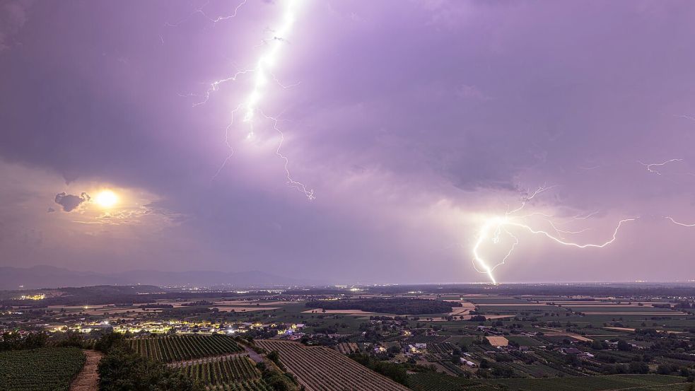 Auf die Gluthitze folgen Unwetter. Foto: Philipp von Ditfurth/dpa