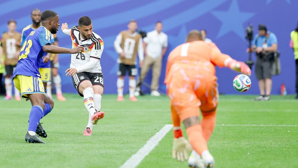 Deniz Undav spielt bei der WM auffällig abschlussstark im Strafraum und weckt damit Erinnerungen an einen legendären deutschen Torjäger. Foto: IMAGO/DeFodi.de