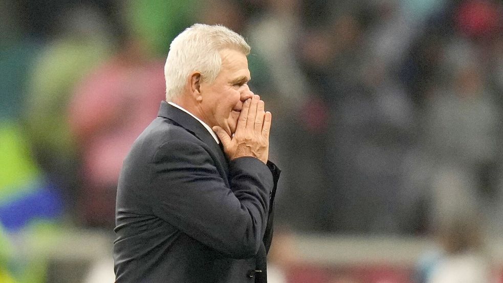 Mexikos Coach Javier Aguirre kann es selbst kaum fassen. Foto: Eduardo Verdugo