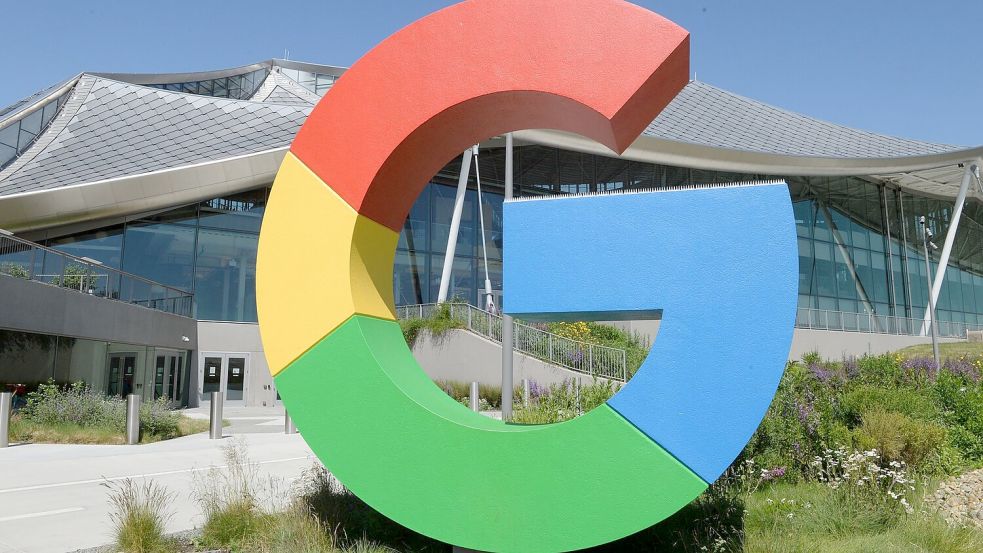 Ein schwedisches Gericht hat Google zu einer hohen Schadenersatz-Zahlung verdonnert. (Illustration) Foto: Andrej Sokolow