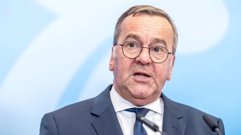 „Im Augenblick gibt es kein Szenario (...), dass der Korken schnell aus der Flasche kommt“, sagt Verteidigungsminister Boris Pistorius. Foto: Michael Kappeler/dpa