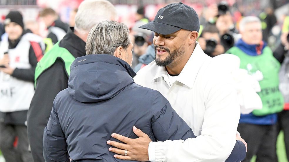 Wiedersehen beim Supercup und dann am achten Spieltag: Bayern-Coach Vincent Kompany (r) und sein BVB-Kollege Niko Kovac. (Archivbild) Foto: Sven Hoppe