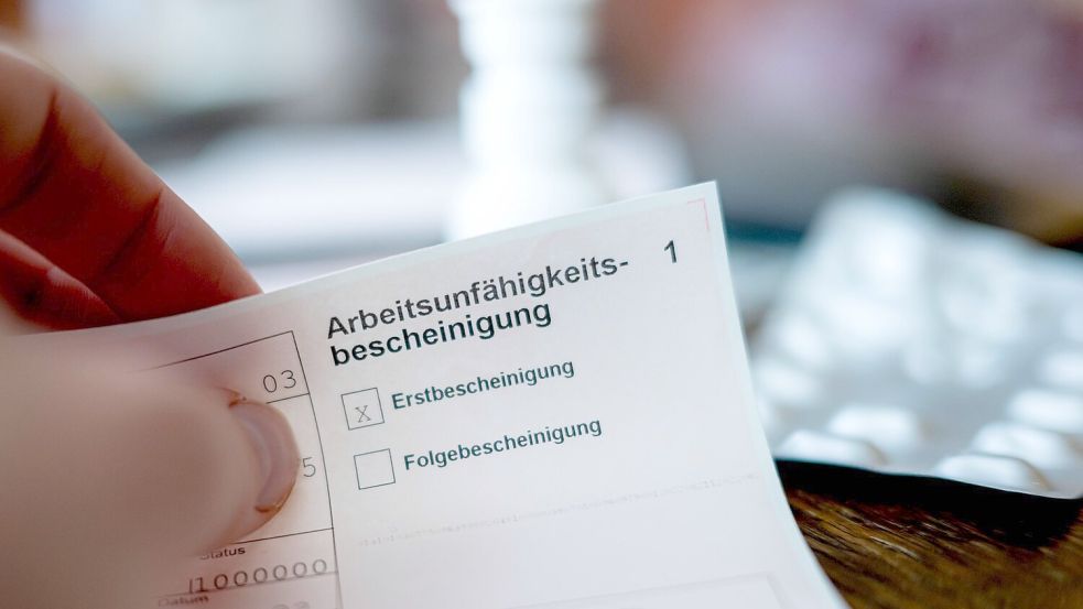 Regeln für Arbeitsunfähigkeitsbescheinigungen sollen verschärft werden. (Symbolbild) Foto: Sina Schuldt