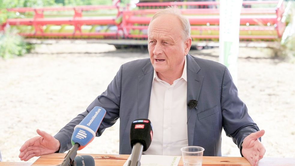 Bauernpräsident Joachim Rukwied hält Minijobber in der Landwirtschaft für unersetzbar. Foto: Sven Kaeuler