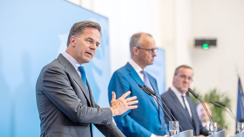 Nato-Generalsekretär Mark Rutte wird den Gipfel in der kommenden Woche leiten. Zur Vorbereitung führte er diese Woche noch Gespräche mit Bundeskanzler Friedrich Merz und Verteidigungsminister Boris Pistorius in Berlin. (Archivbild) Foto: Michael Kappeler/dpa