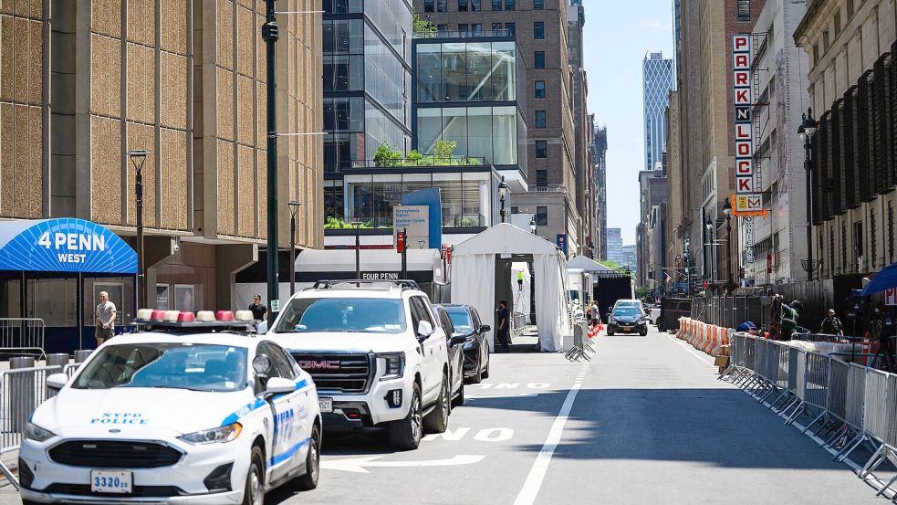 Die Polizei riegelte den Madison Square Garden ab. Foto: Tom Weller