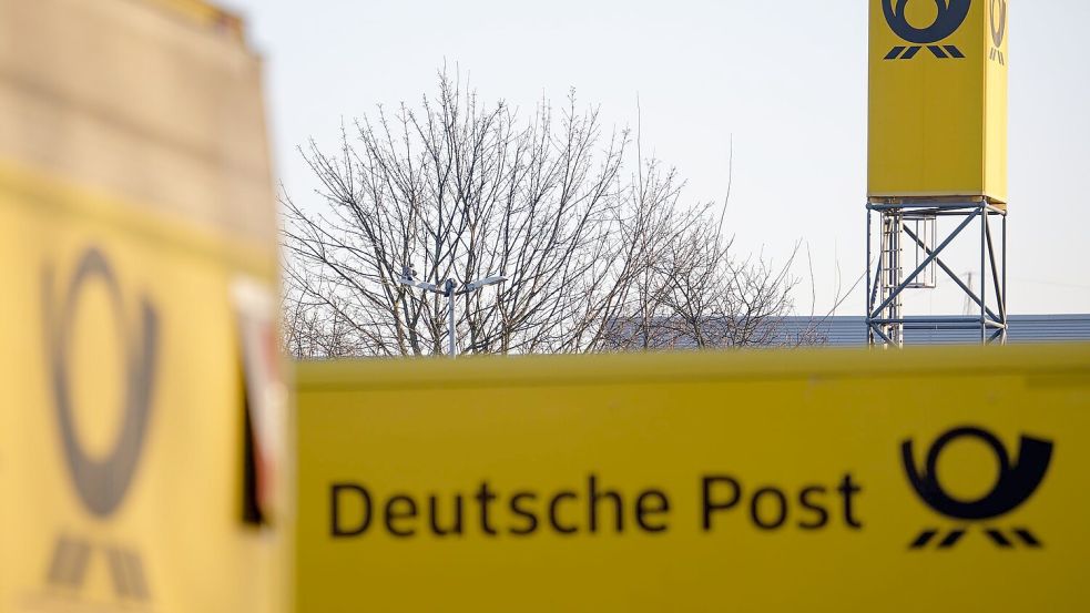 Posthörner, so weit das Auge reicht: Blick auf ein Briefzentrum der Deutschen Post. (Archivbild) Foto: Henning Kaiser