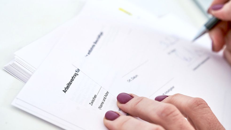 Arbeitnehmerinnen und Arbeitnehmer in Deutschland sollen verstärkt befristet eingestellt werden dürfen. (Symbolbild) Foto: Annette Riedl