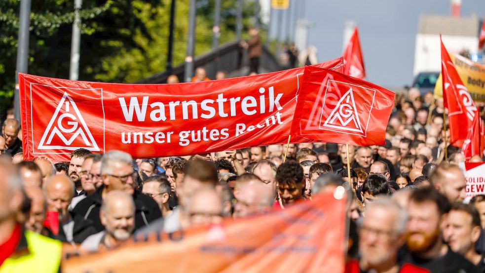 Protest gegen den Sparkurs bei Mercedes-Benz. (Archivbild) Foto: Focke Strangmann