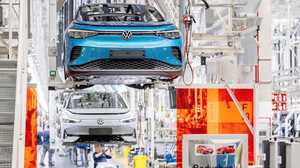 Neue Sparpläne bei VW verunsichern die Belegschaft. (Archivbild) Foto: Hauke-Christian Dittrich