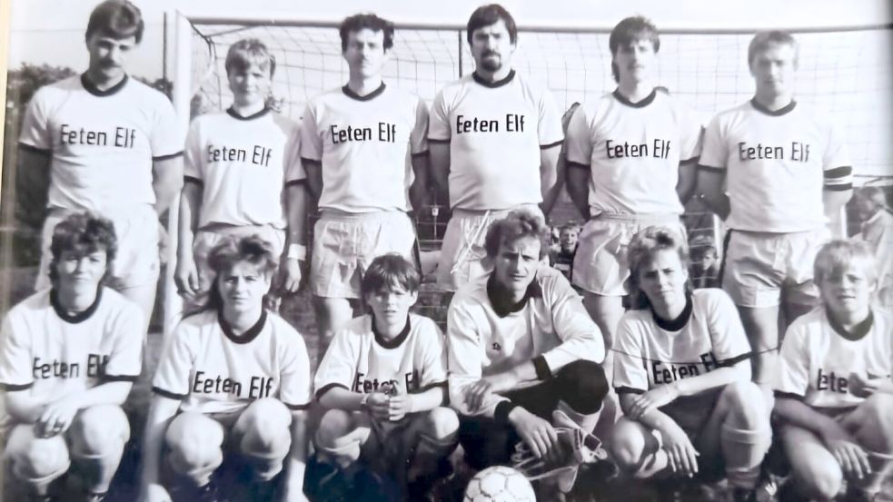 Alles Eeten - bis auf einen: Dieses Bild entstand Ende der 80er Jahre. Es zeigt (vorne von links): Martha, Silke, Manfred, Gustav, Insa, Bernd. Hinten (von links): Hans-Habbo, Dirk, Jans, Schwager Hinni Müller, Stefan und Artur. Fotos: Privat
