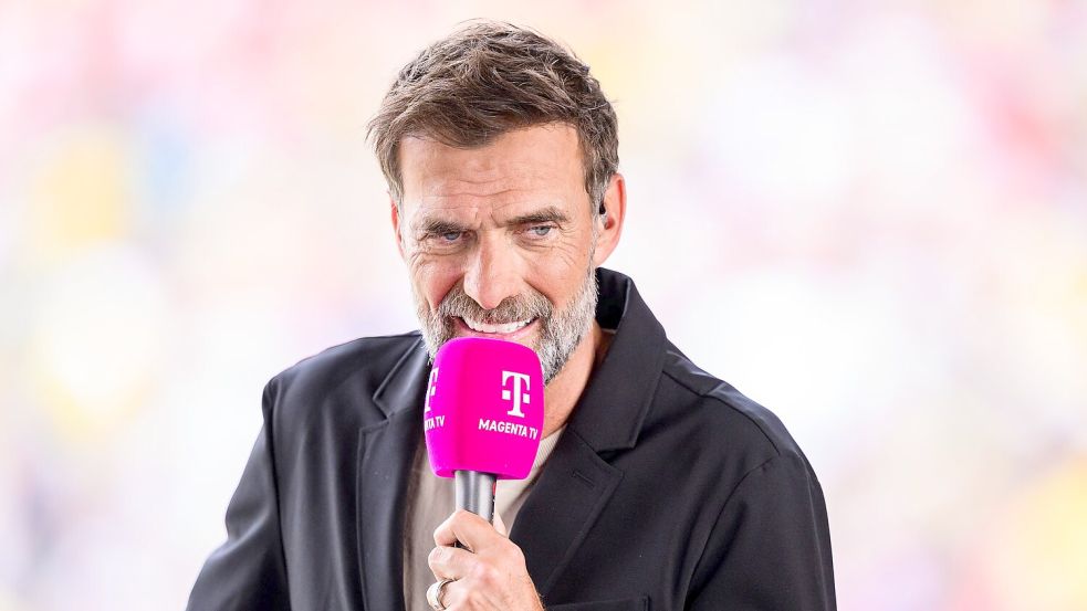 Treffen in New York? Ja, weil Jürgen Klopp weiter als Experte für MagentaTV bei den WM-Spielen in den USA aktiv ist. Foto: Tom Weller