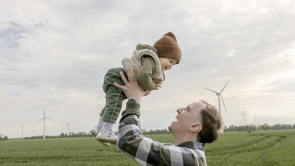 Die Bezugsdauer beim Elterngeld wird von 14 auf 12 Monate gekürzt. Foto: IMAGO/Viktoryia Verstak