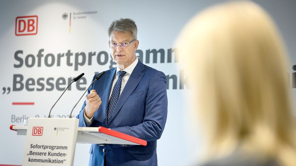 Der Verkehrsminister sieht nach der Mitteilung von Dienstag Anlass, das Sanierungskonzept genauer zu analysieren. Foto: Bernd von Jutrczenka