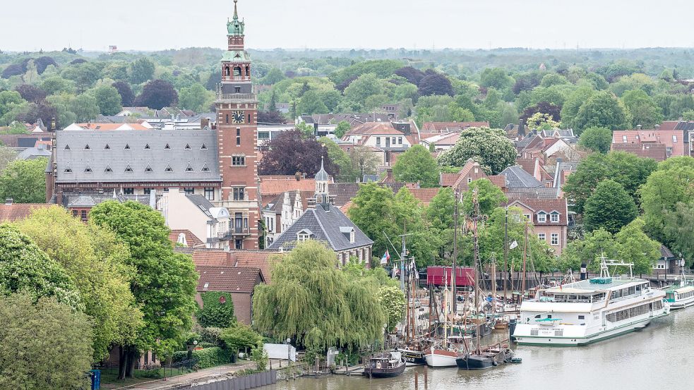 Die Stadt Leer mit dem Museumshafen und der Altstadt wird häufig von Touristen besucht. Foto: Klaus Ortgies/Archiv