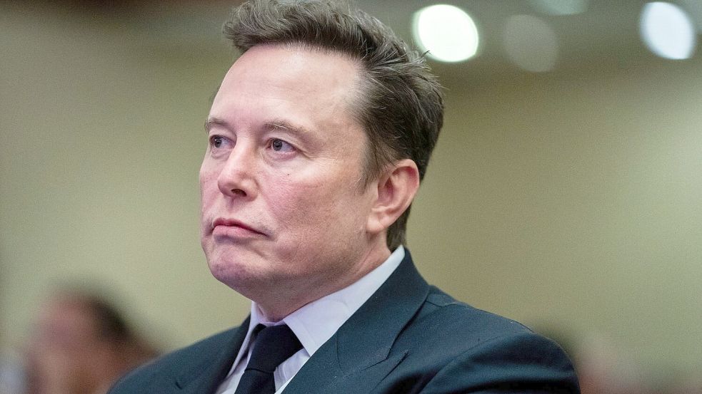 Der Rechtsstreit um die Übernahme von Twitter ging für Elon Musk mit einem fragwürdigen Vergleich aus. (Archivbild) Foto: Allison Robbert/AFP Pool via AP/