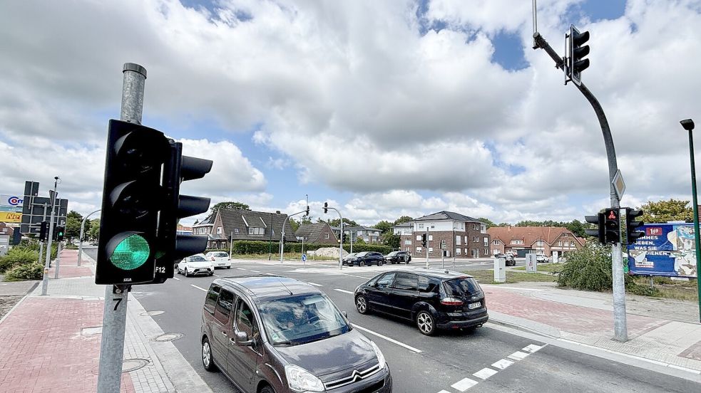 Eine neue Ampelanlage regelt auf der Kreuzung Ostertorstraße/Schützenstraße jetzt den Verkehr. Foto: Klaus Ortgies