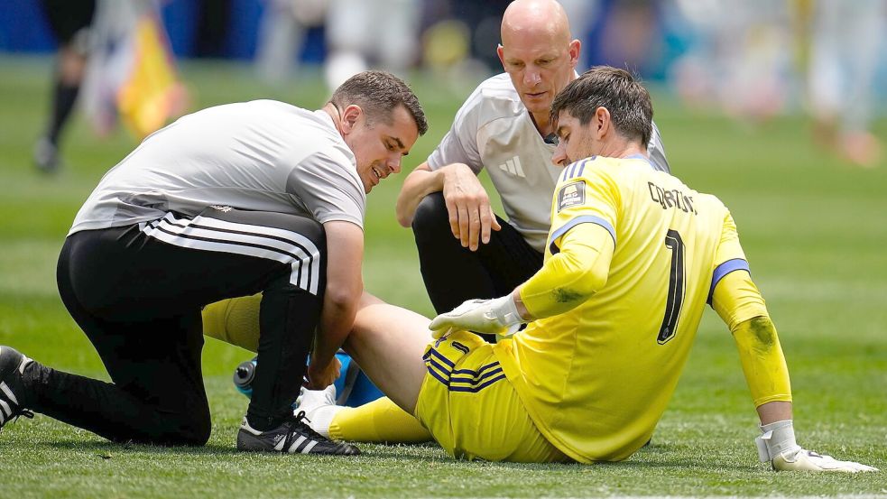 Thibaut Courtois musste nach 71. Minuten verletzt ausgewechselt werden. Foto: Gregory Bull