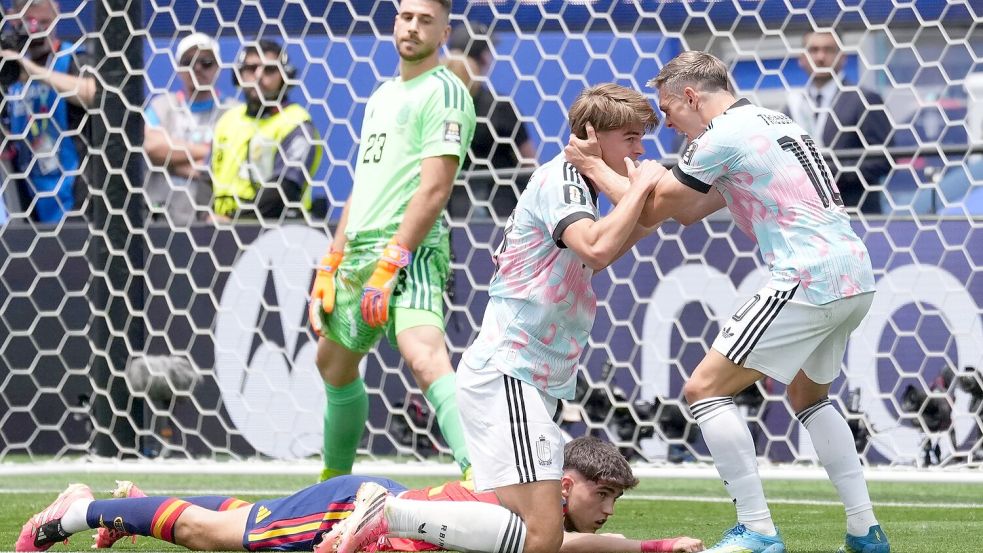 Belgien bejubelte das erste Gegentor für Spanien bei dieser WM. Foto: Jae C. Hong