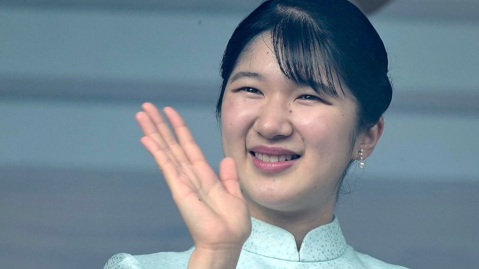 Prinzessin Aiko ist der Thron verwehrt. (Archivbild) Foto: Eugene Hoshiko/AP/dpa