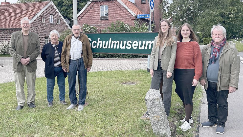Der Vorstand: (von links) Thorsten Quest, Angelika Nordhues, Peter Klein-Nordhues, Hjördis Bohse, Katrin Habben und Dr. Josef Kaufhold (Beisitzender AG-Schulgeschichte) zu sehen. Foto: Kristina Sinner/Gemeinde West